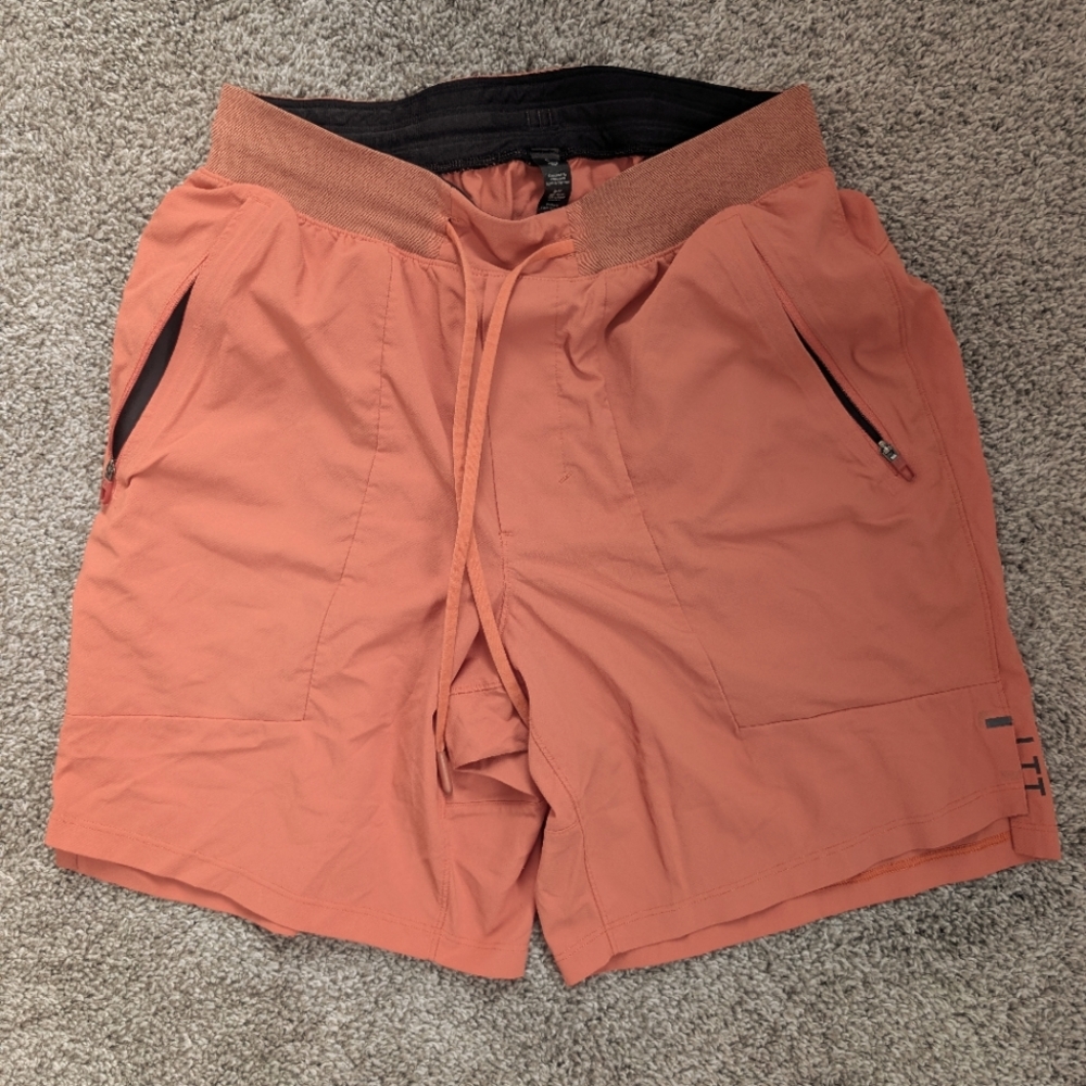 Lululemon T.H.E. Short 7” Linerless – Smoked Coral (Size Small)